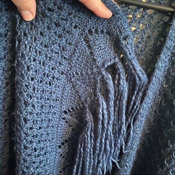 Charming Charlie Open Knit Poncho Sweater Size Small - Picture 5 of 7